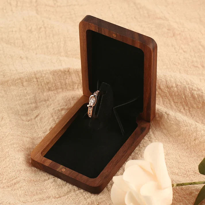 Lovely wooden rotating ring box